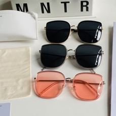 Sunglasses 15 - Sunglasses & Ski Goggles product sample